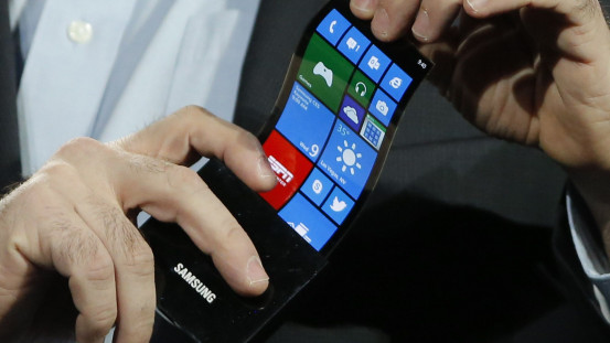 World’s first’ bendy smartphone unveiled by Canadian researchers